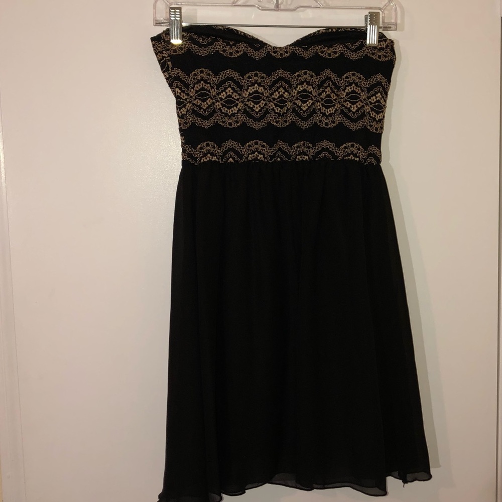 Adorable sweetheart neckline mini dress ๐๐ - Picture 2 of 6